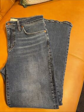 Madewell Midrise Kickout Jeans Size 29